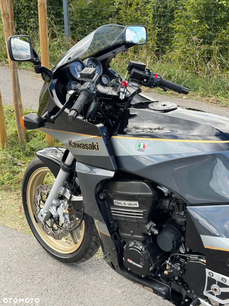 Kawasaki GPZ - 17