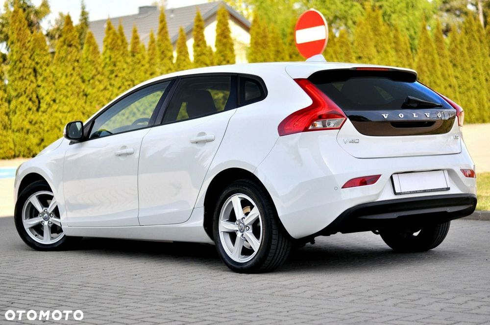 Volvo V40 D2 Momentum - 3