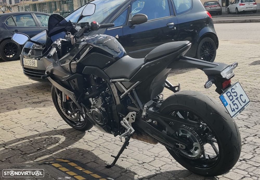 Suzuki GSX 8 R - 10