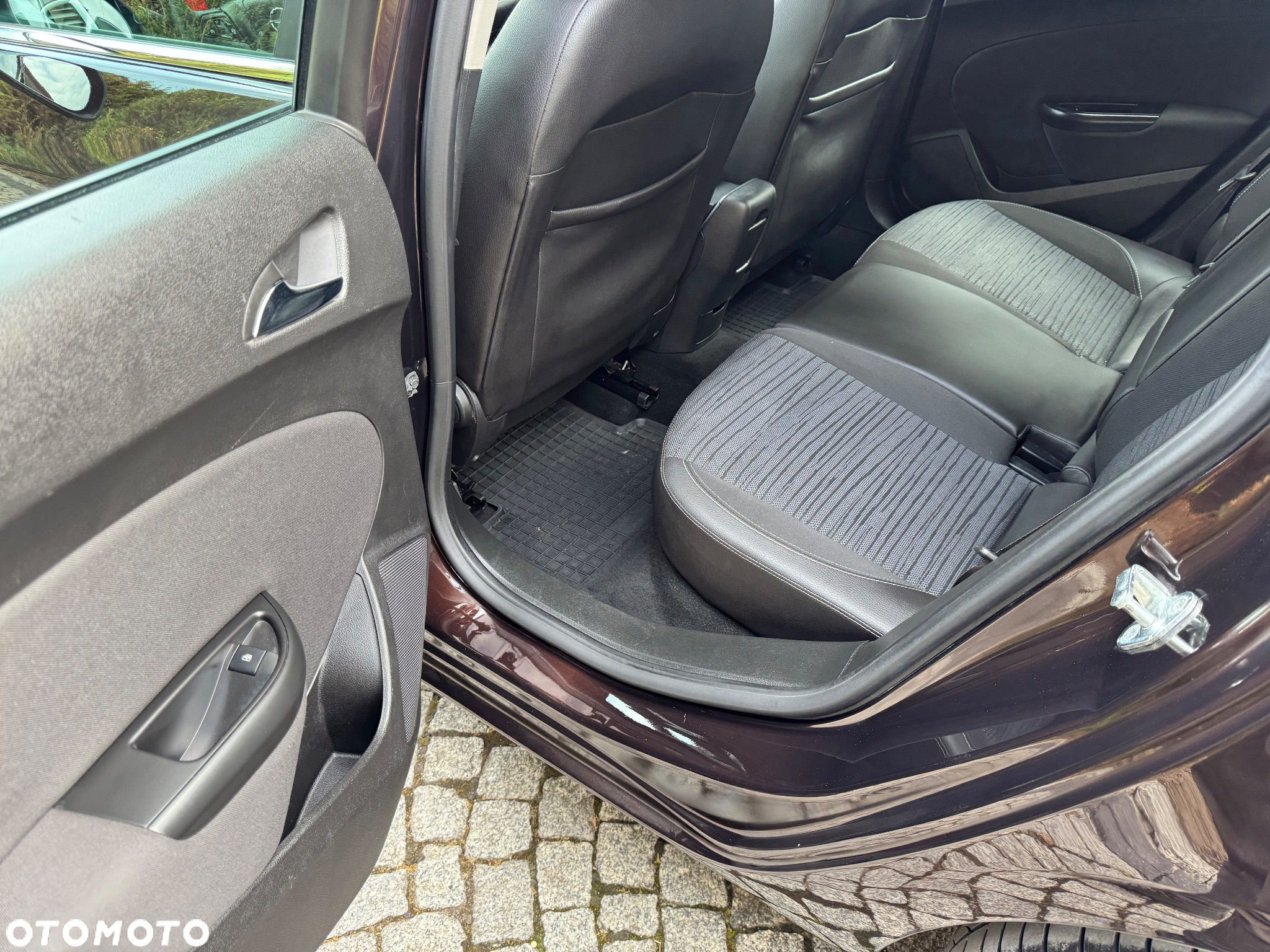 Opel Astra IV 1.4 T Cosmo - 22