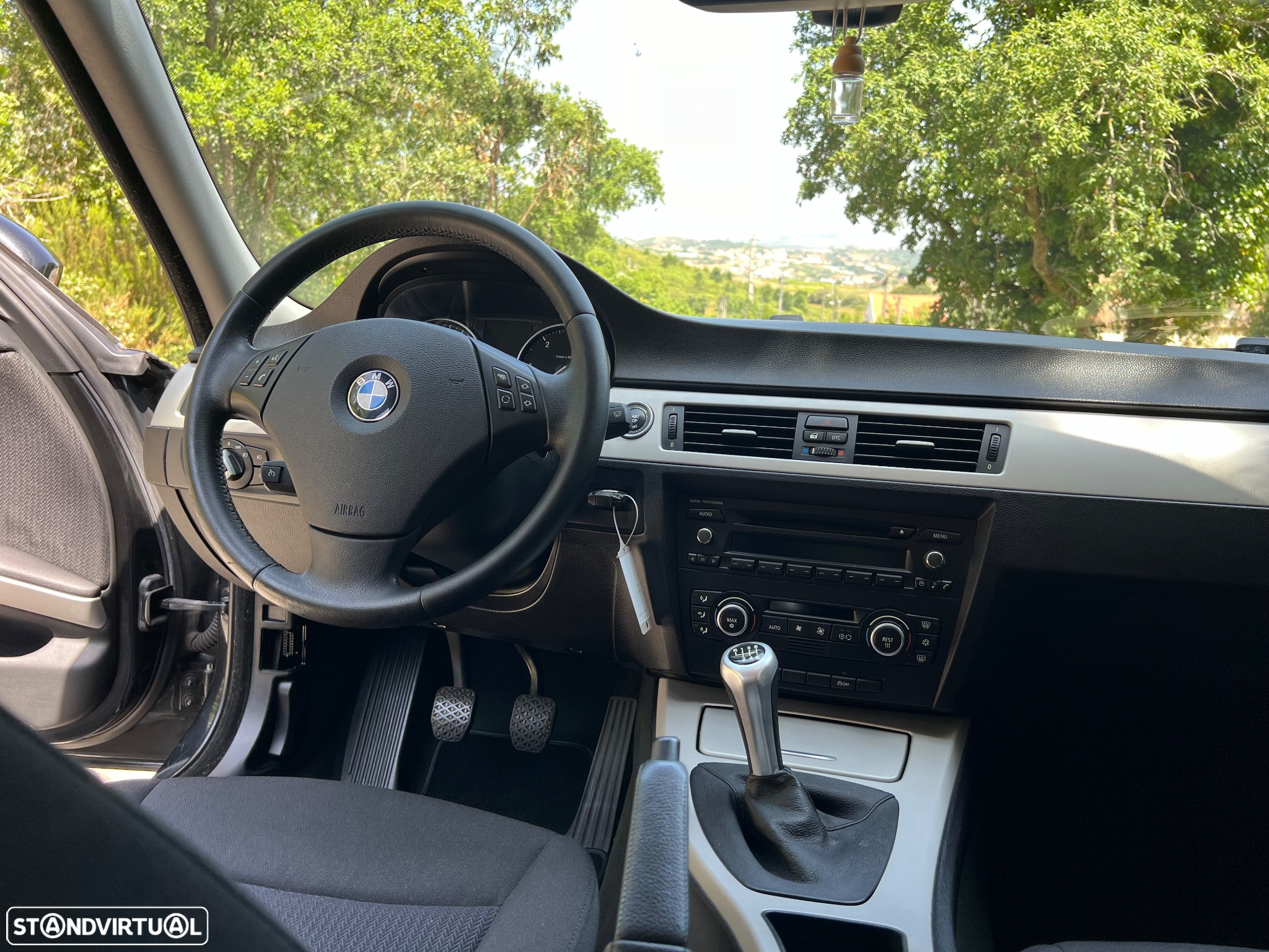 BMW 318 d Touring LifeStyle - 8