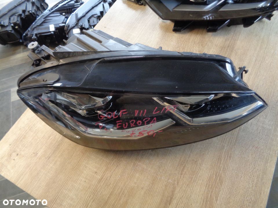 VW GOLF VII LIFT LAMPA PRAWY PRZÓD EUROPA - 1