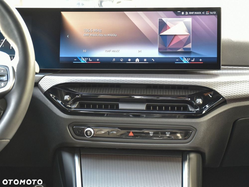 BMW Seria 3 330i xDrive M Sport - 32