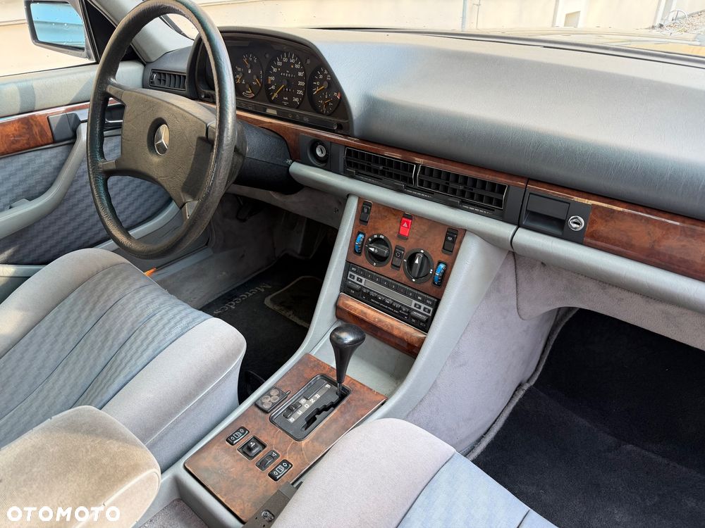 Mercedes-Benz 280 - 29