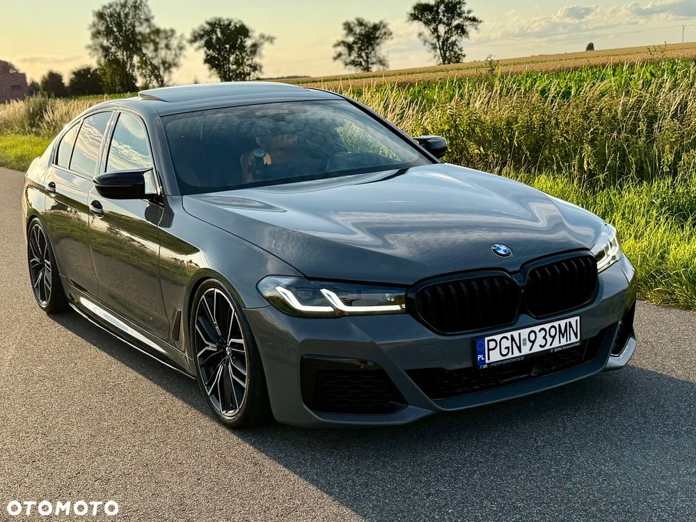 BMW Seria 5 M550i xDrive - 11