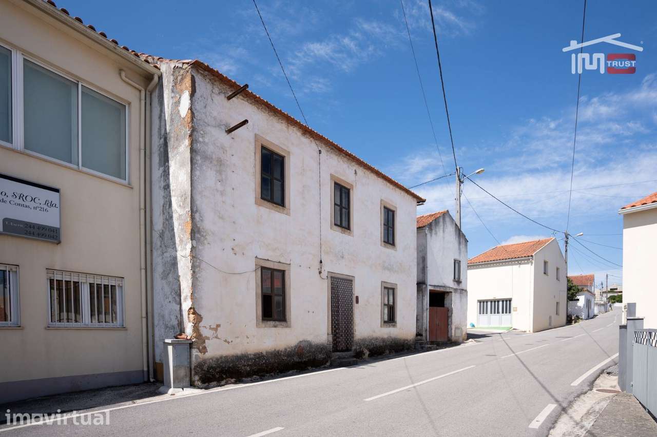 Moradia T3 para Restauro em Alqueidão da Serra - Grande imagem: 3/37
