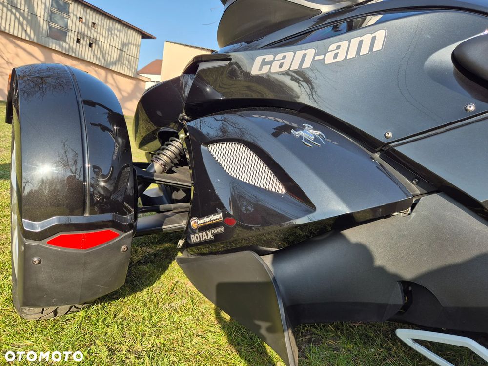 Can-Am Spyder - 13