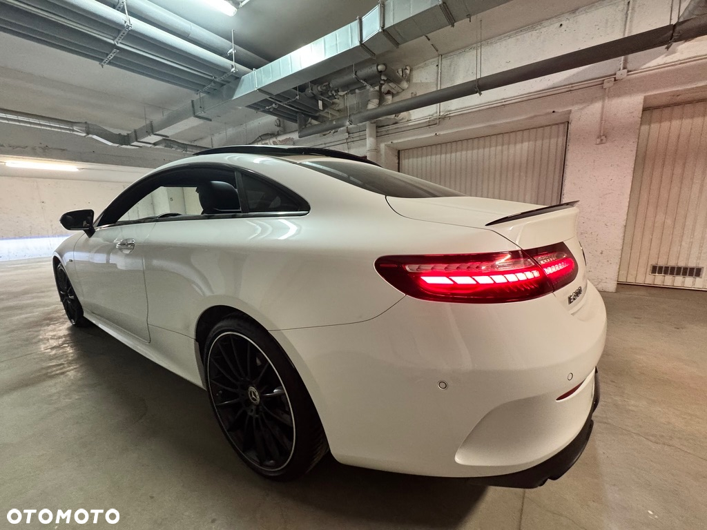 Mercedes-Benz Klasa E 200 Coupe 4-Matic 9G-TRONIC - 33