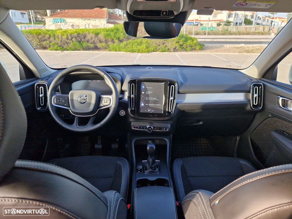 Volvo XC 40 1.5 T3 Momentum Plus - 10