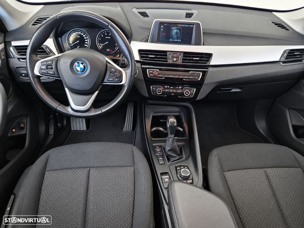 BMW X1 25 e xDrive Corporate Edition - 6
