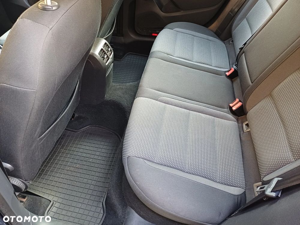 Volkswagen Golf - 9