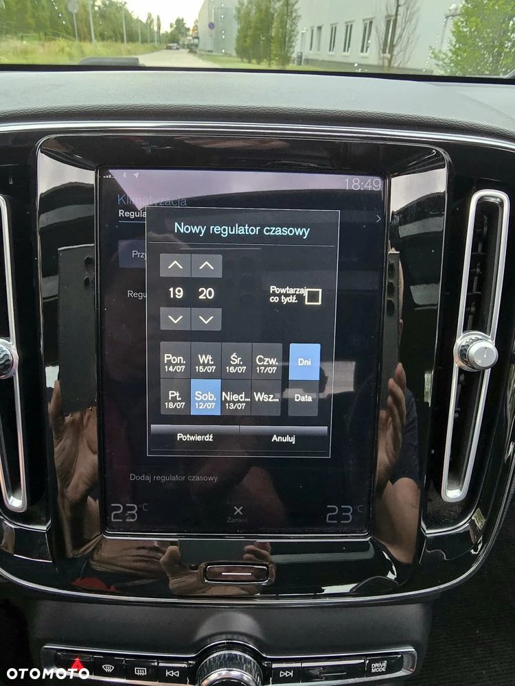 Volvo XC 40 B4 B AWD R-Design - 32