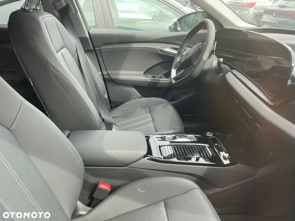 Audi Q6 e-tron - 4