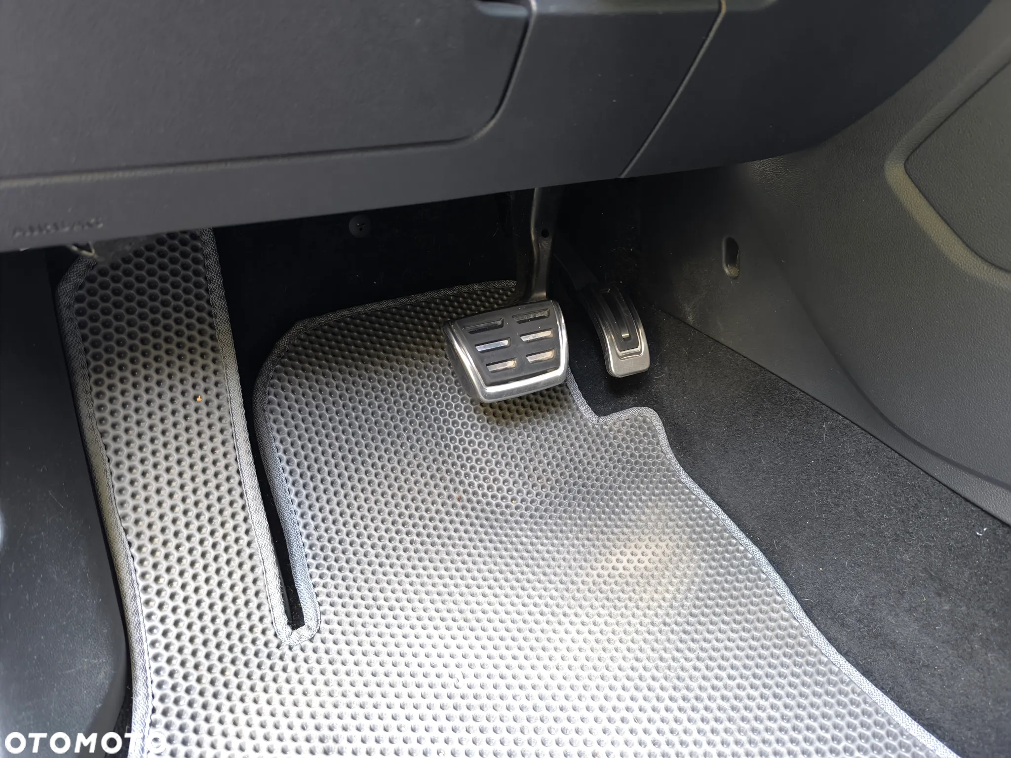 Volkswagen Touran - 15
