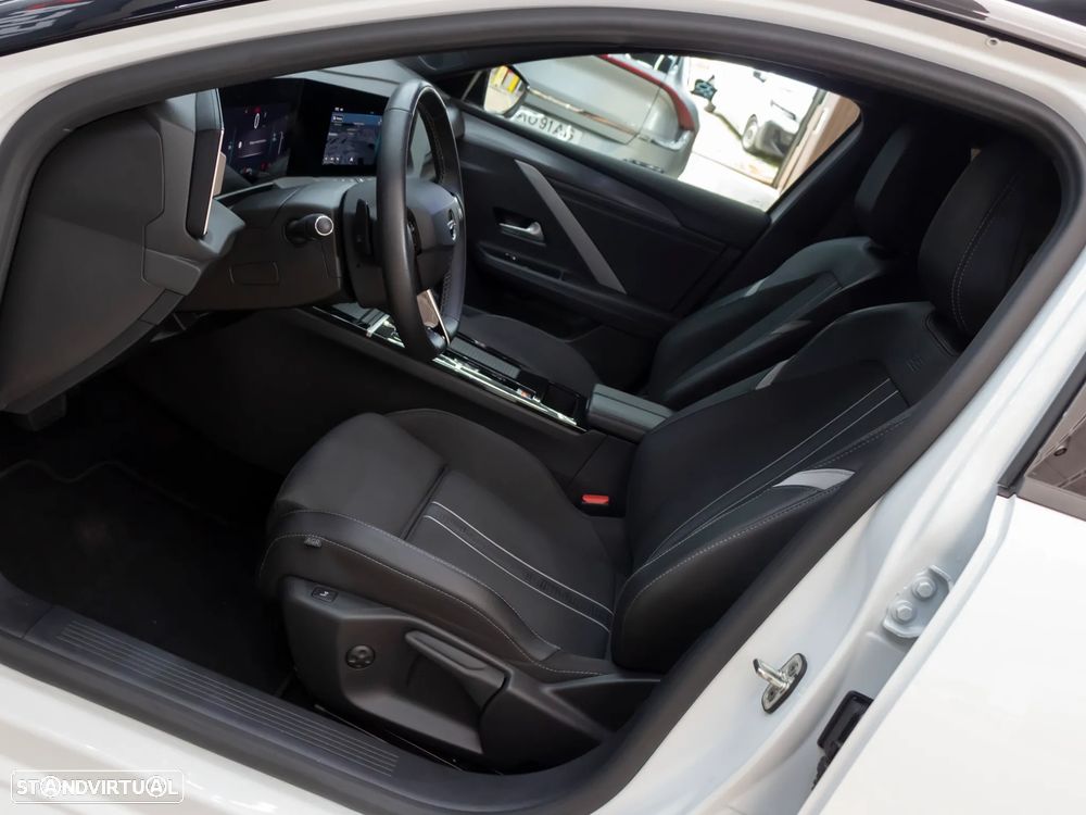 Opel Astra 1.2 T GS Aut. - 16