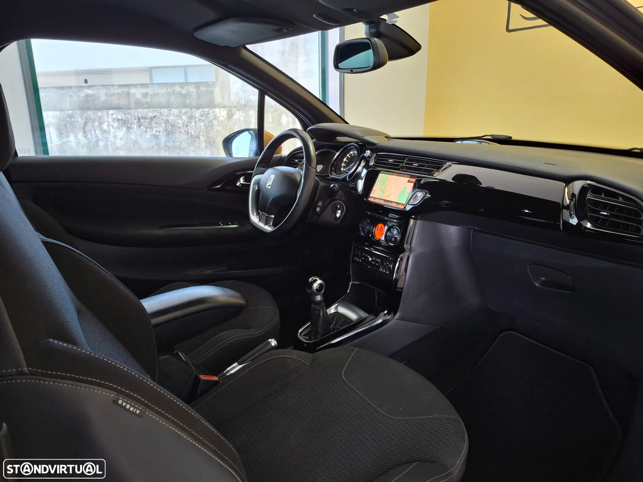 Citroën DS3 1.6 HDi Airdream Sport Chic - 10