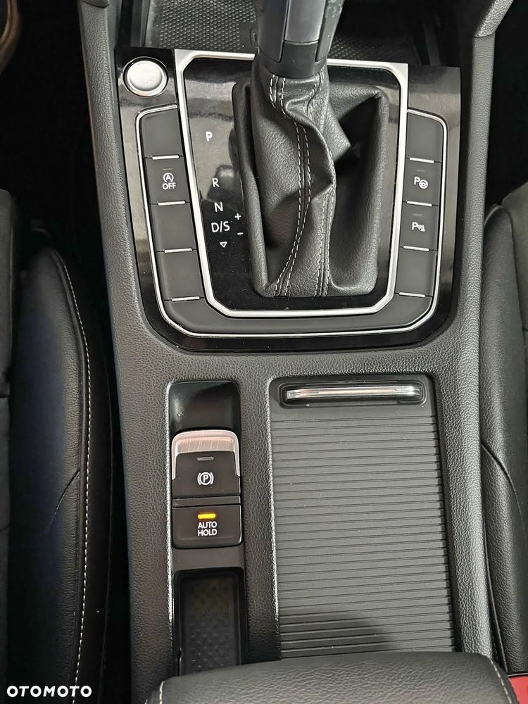 Volkswagen Arteon 2.0 TDI R-Line DSG - 34