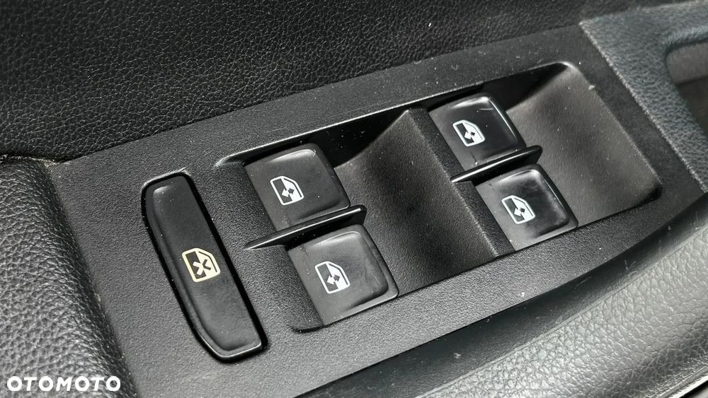 Skoda Octavia Scout 2.0 TDI 4x4 DSG - 15