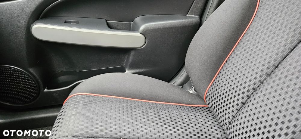 Mazda 2 - 18