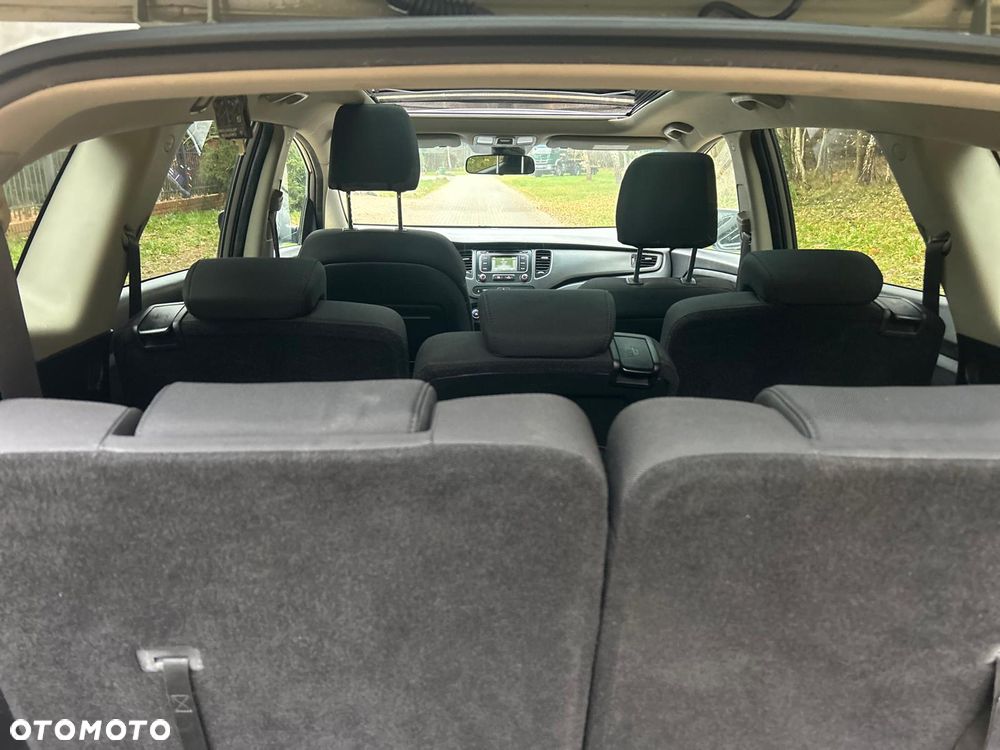 Kia Carens 1.7 CRDi L 7os - 17