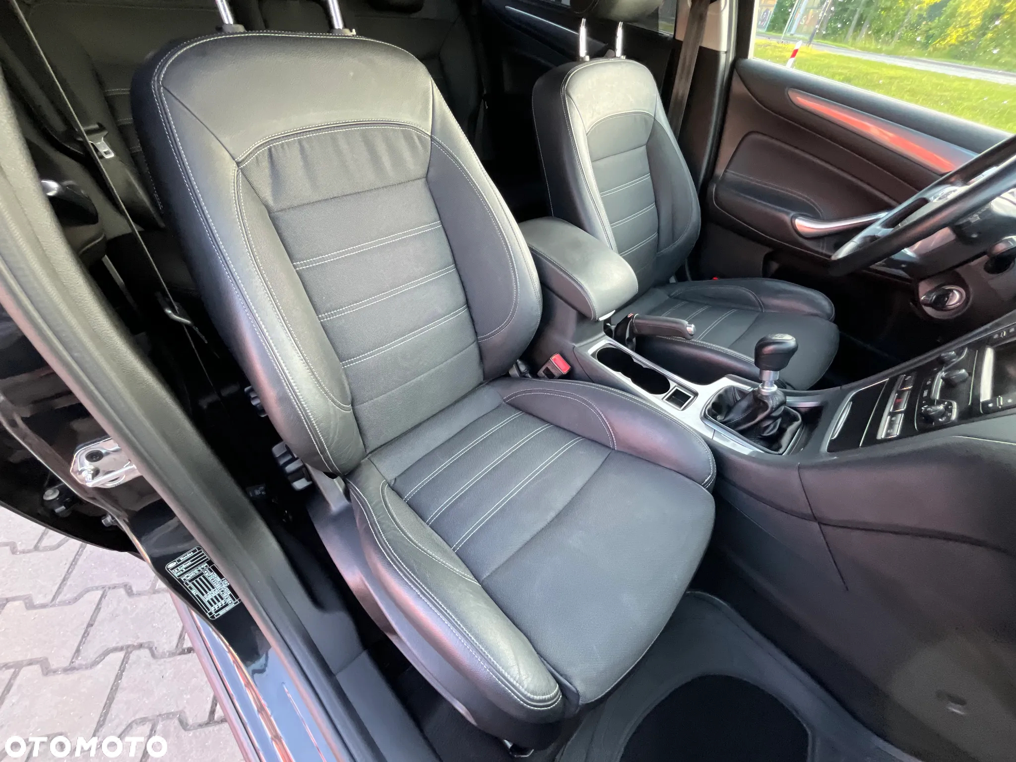 Ford Mondeo 1.6 T Ghia - 38