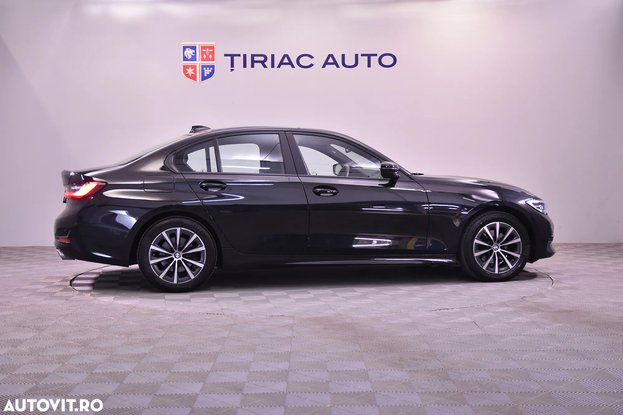 BMW Seria 3 320i AT - 6