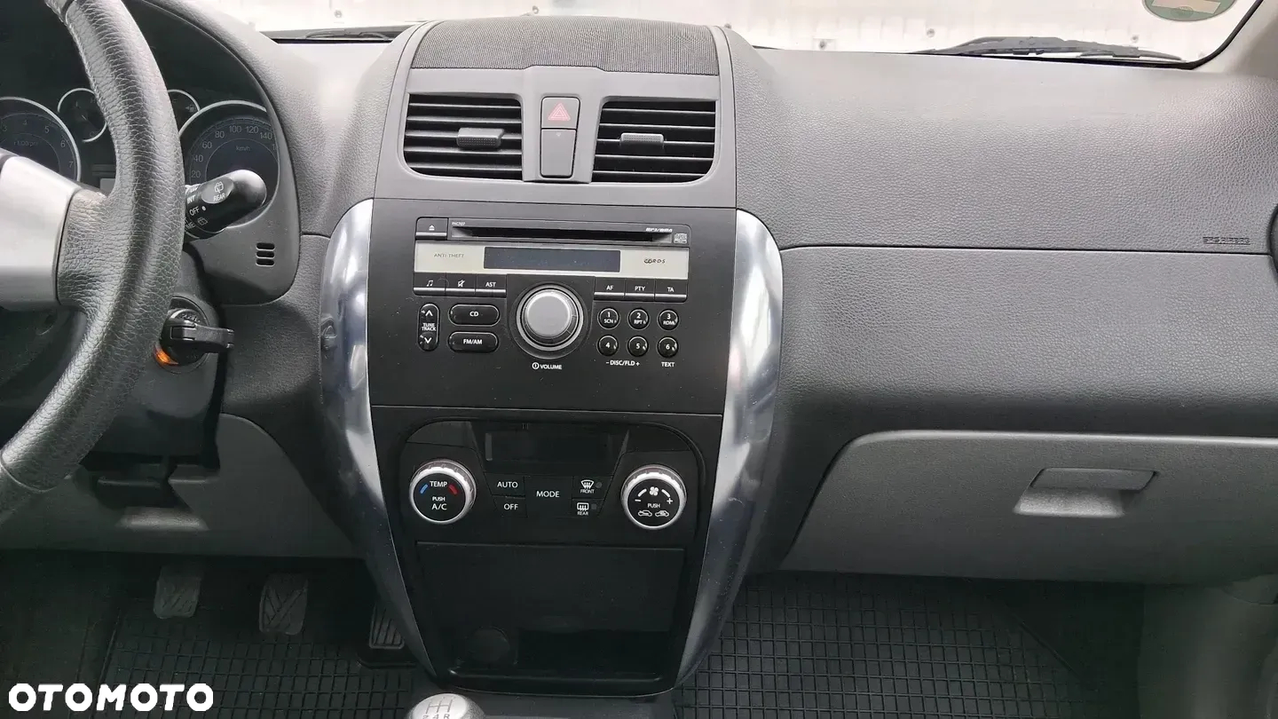 Suzuki SX4 1.6 Comfort Plus - 15