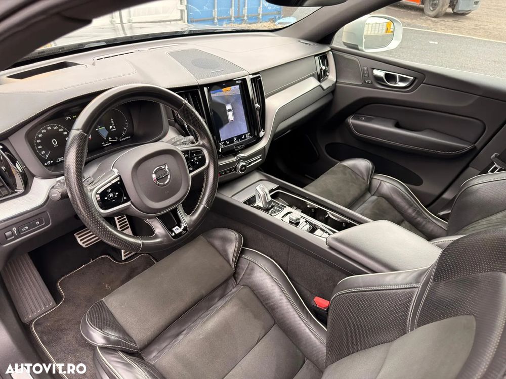 Volvo XC 60 T8 Twin Engine AWD R-Design - 4
