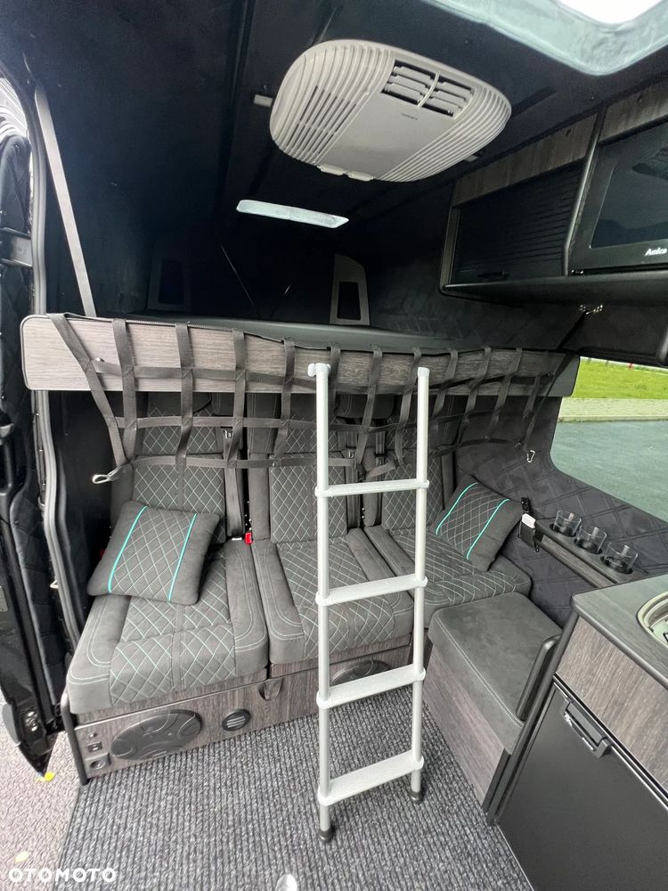 Mercedes-Benz Srinter Camper - 13