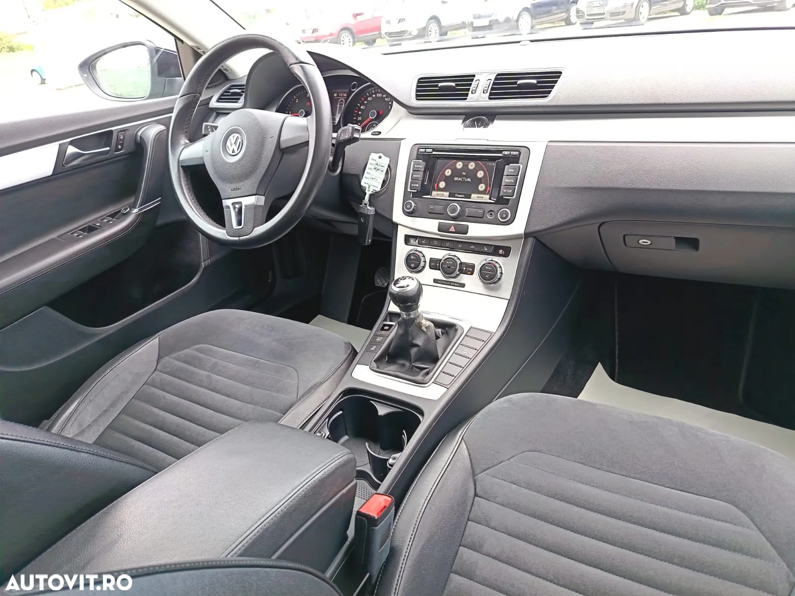 Volkswagen Passat Variant 2.0 Blue TDI SCR Highline - 10