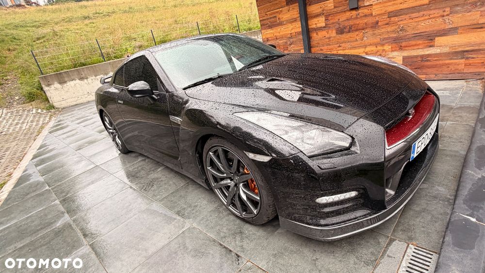 Nissan GT-R - 8