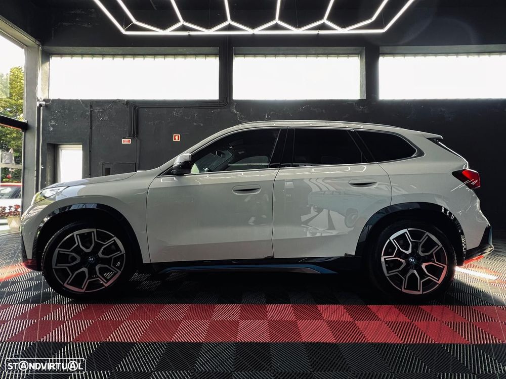 BMW iX1 xDrive30 - 18