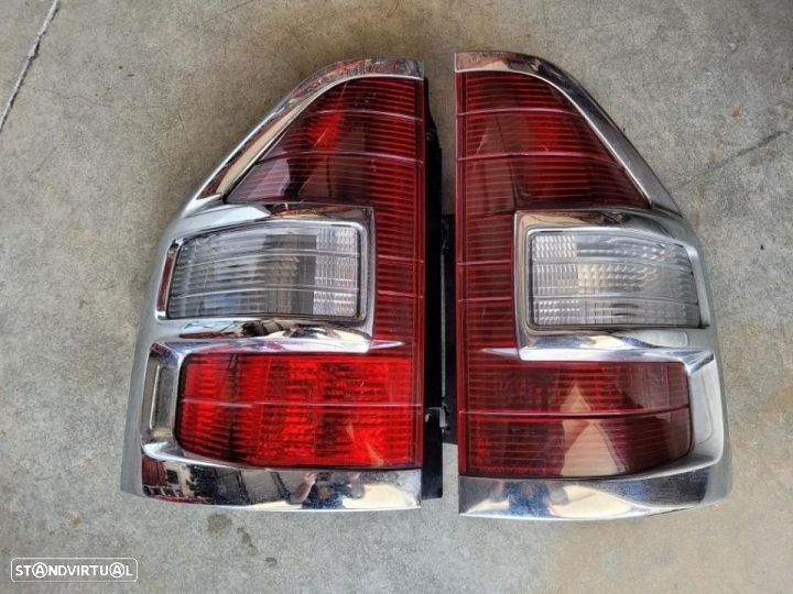 Farolins Mitsubishi Pagero 2003