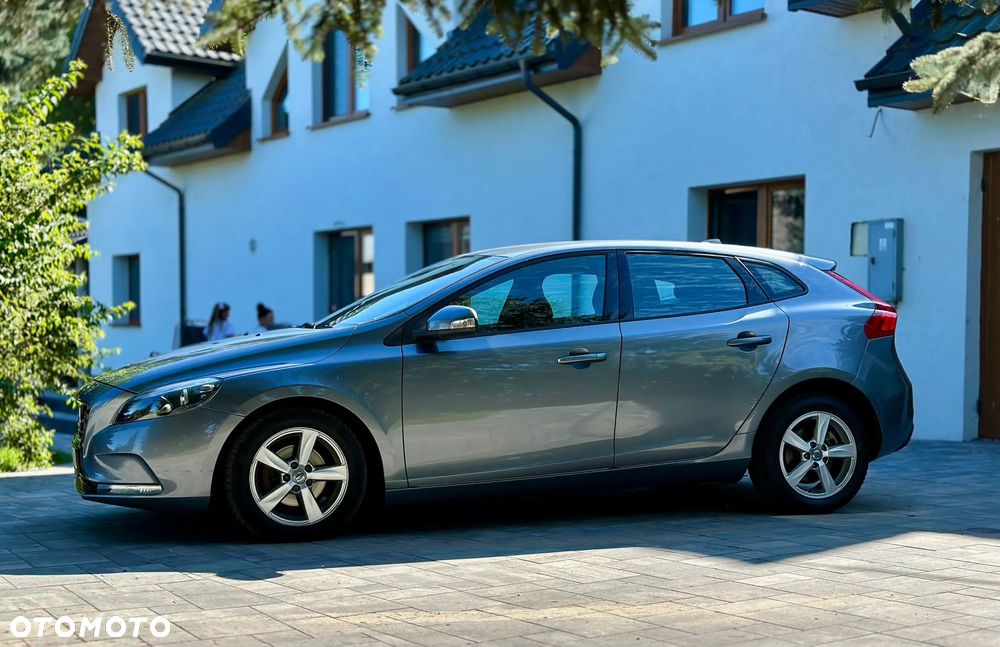 Volvo V40 D2 Momentum - 26
