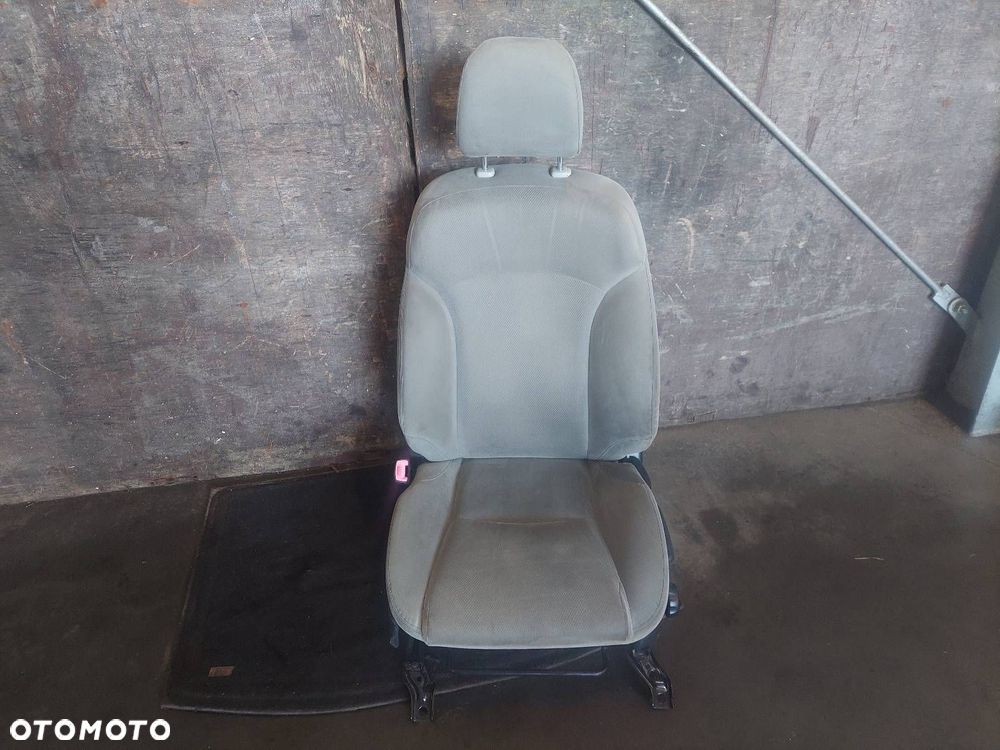 FOTEL LEWY PRZÓD LEXUS IS II - 1