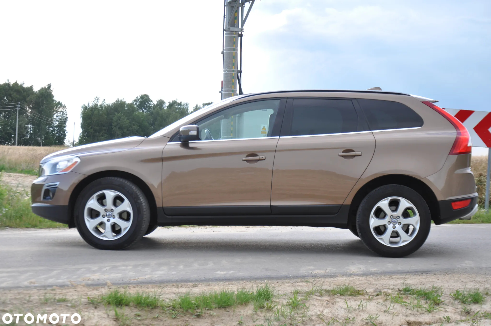 Volvo XC 60 2.4D AWD R-Design - 4