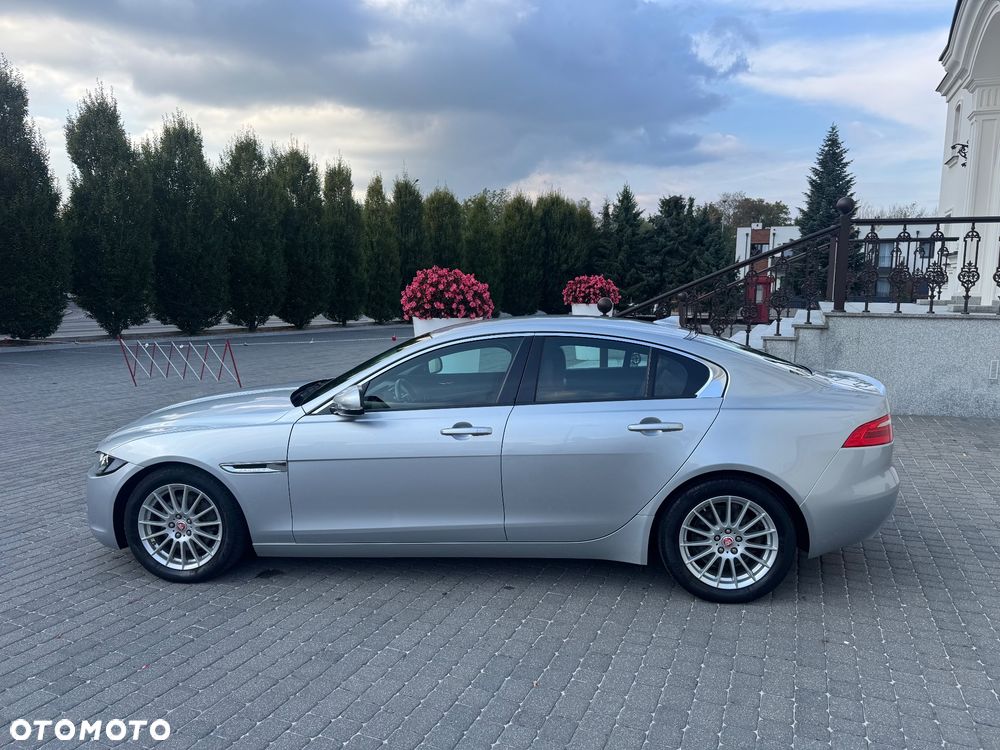 Jaguar XE 2.0 D Prestige - 13
