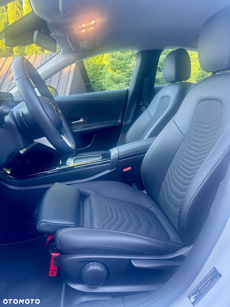 Mercedes-Benz CLA - 23