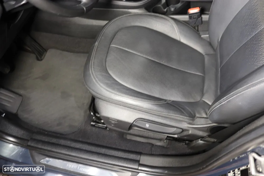 BMW 218 Active Tourer d Line Luxury - 9