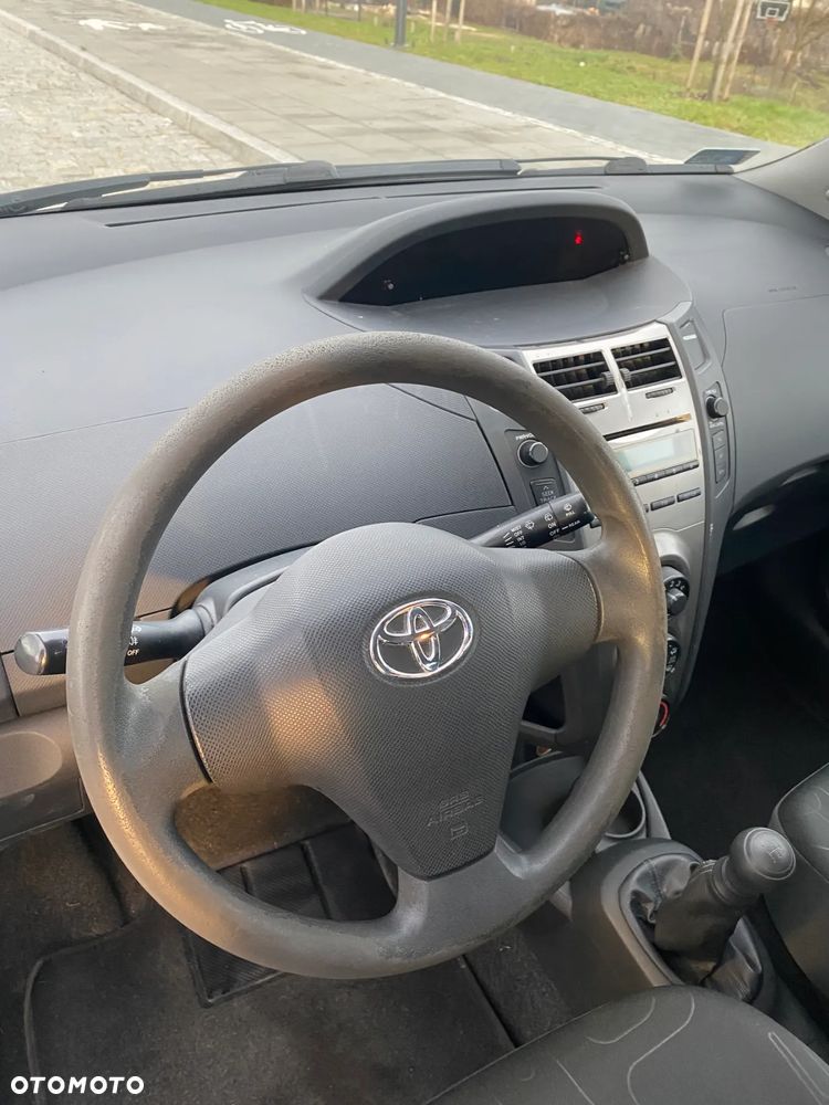 Toyota Yaris 1.0 Terra EU5 - 10