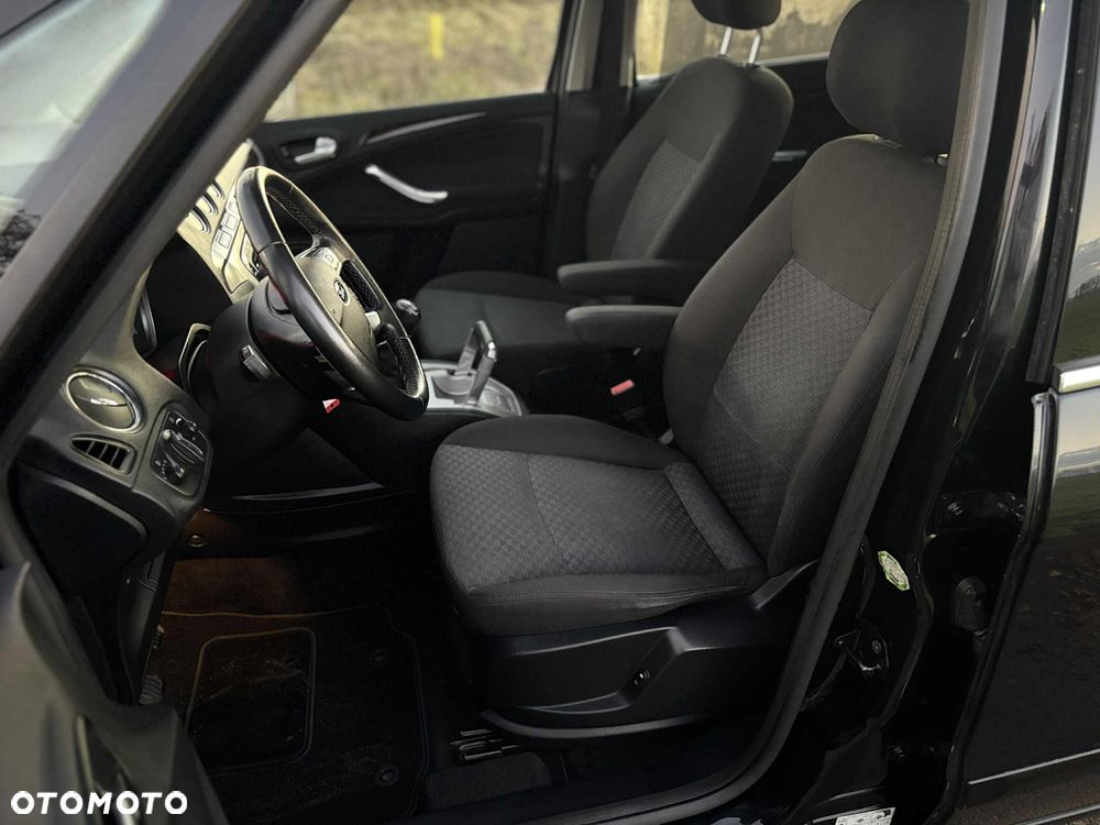 Ford Galaxy 2.0 Ghia - 21