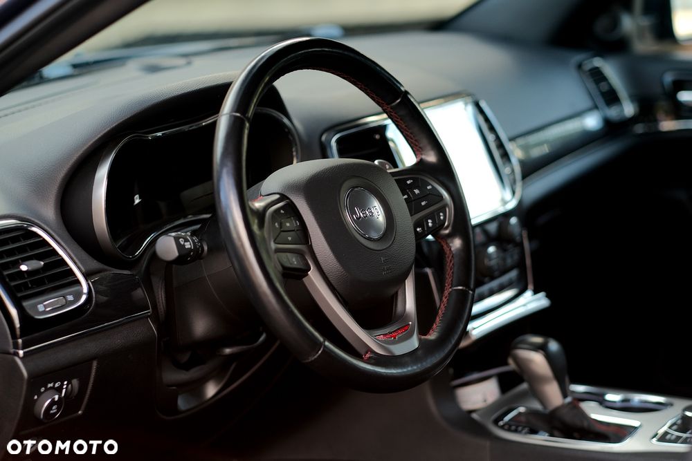 Jeep Grand Cherokee - 23