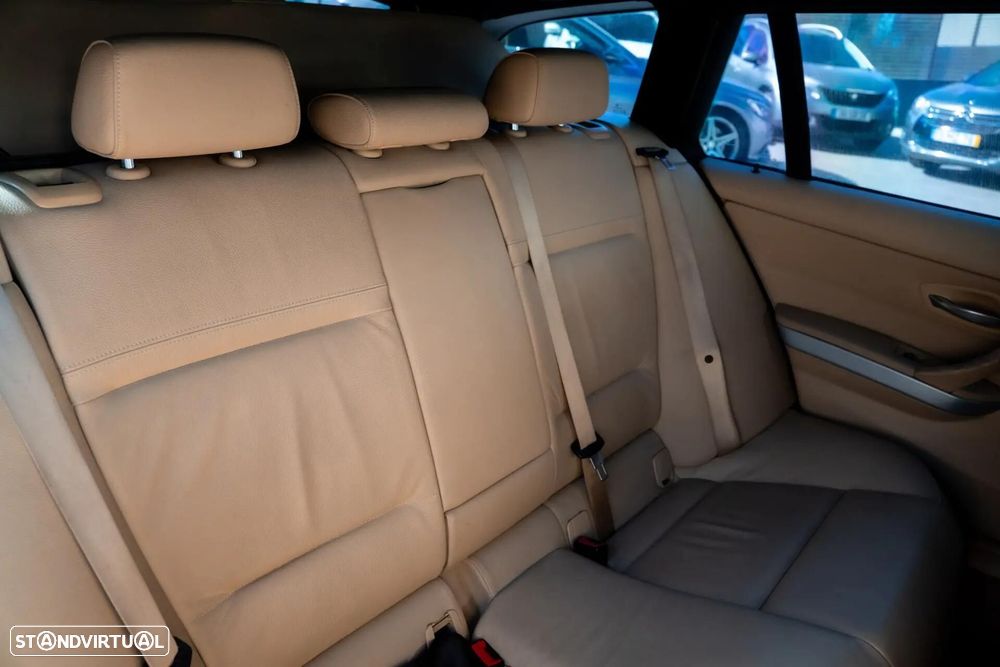BMW 318 d Auto Pack M - 24