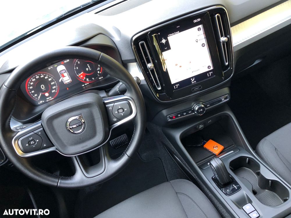 Volvo XC 40 T2 Momentum Pro - 38