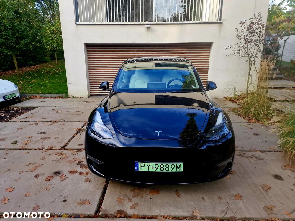 Tesla Model Y Long Range AWD - 13