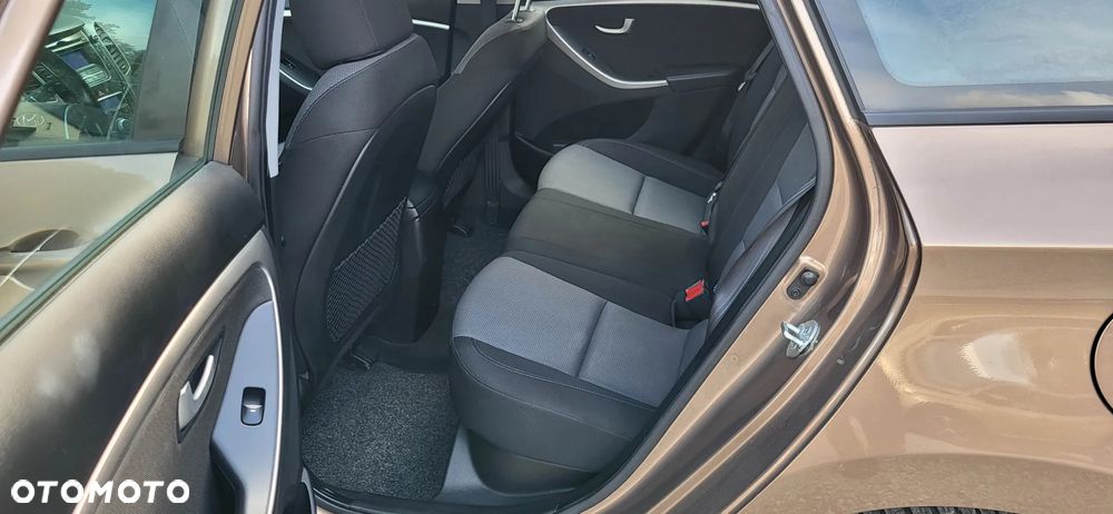 Hyundai i30 1.6 GDI BlueDrive Comfort - 18