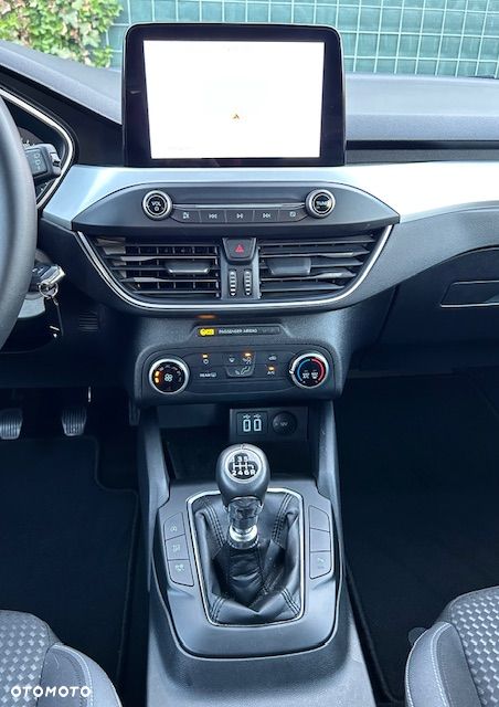 Ford Focus 1.0 EcoBoost Connected - 29