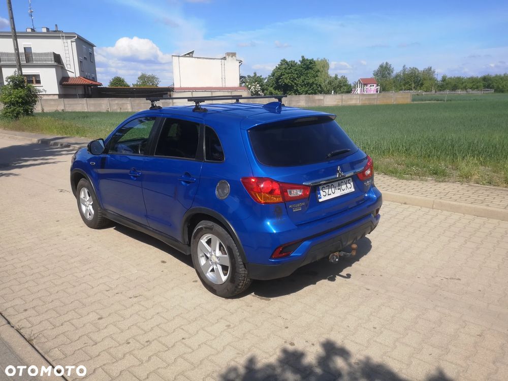 Mitsubishi Outlander - 2