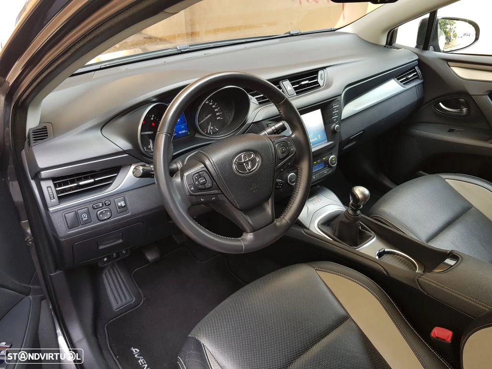Toyota Avensis Touring Sports 2.0 D-4D Exclusive - 12