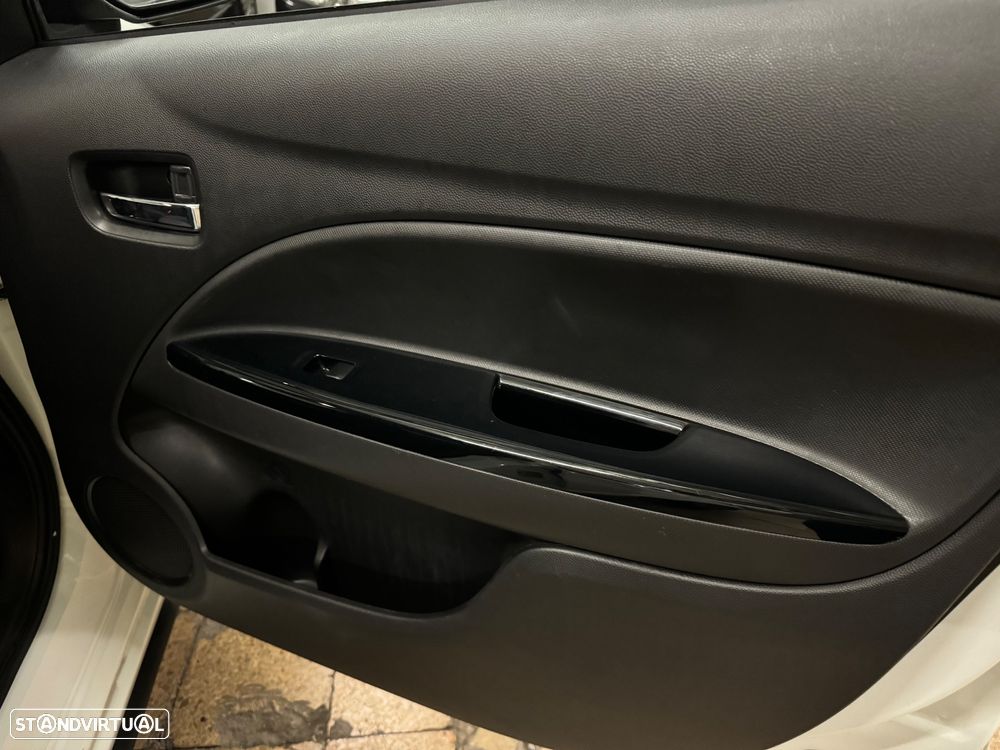 Mitsubishi Space Star 1.2 Intense Connect Edition - 10